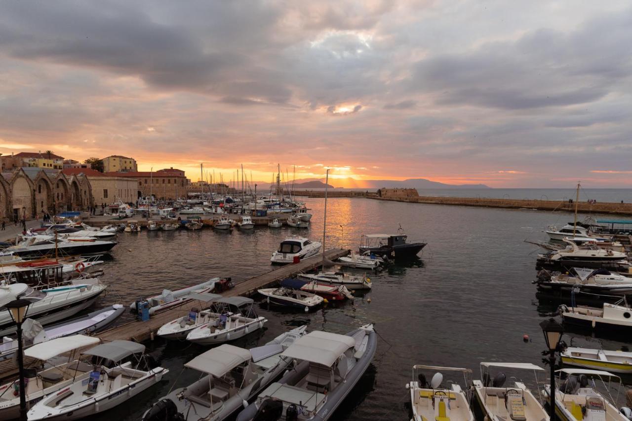 Destino Home Overlooking The Venetian Port Of Chania Chania  Exterior foto