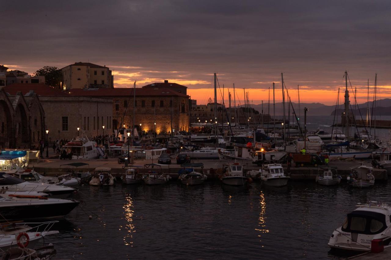 Destino Home Overlooking The Venetian Port Of Chania Chania  Exterior foto