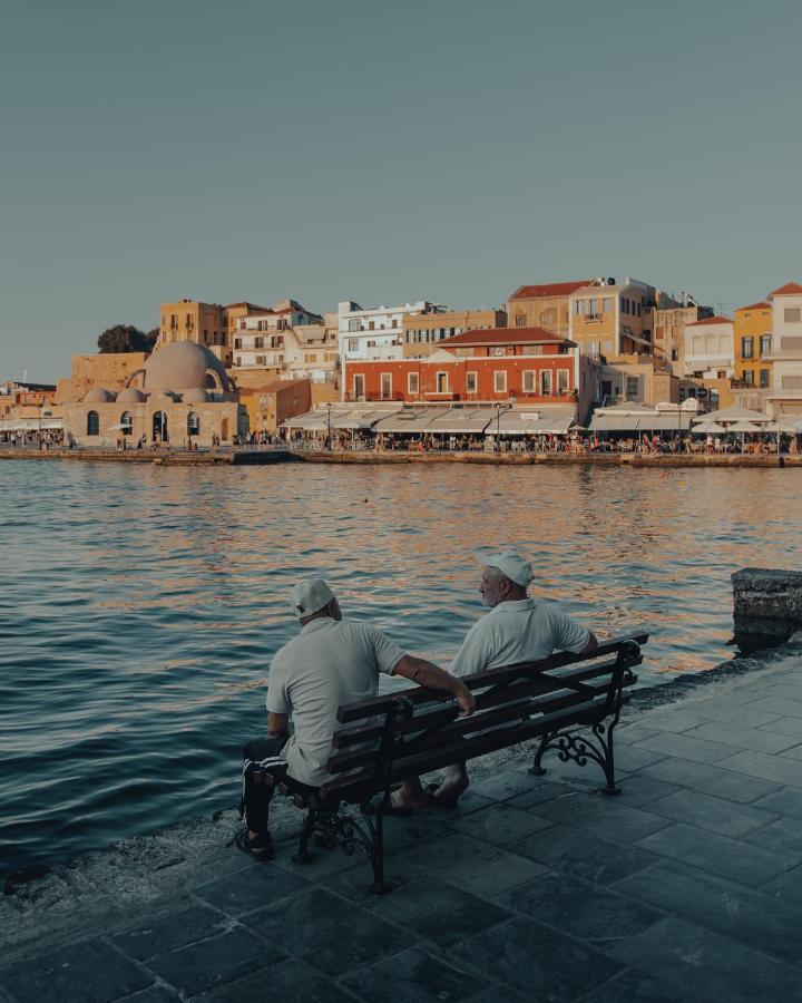 Destino Home Overlooking The Venetian Port Of Chania Chania  Exterior foto