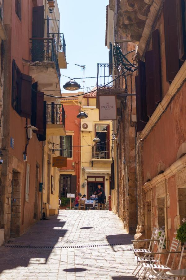 Destino Home Overlooking The Venetian Port Of Chania Chania  Exterior foto